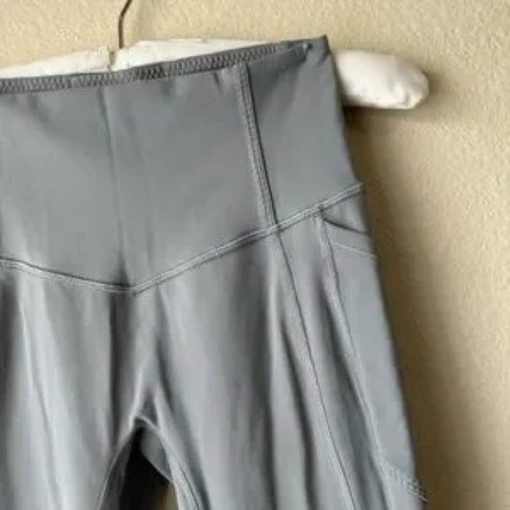 LuluLemon Women's Leggings Gray Pockets Size 4 - Picture 3 of 13